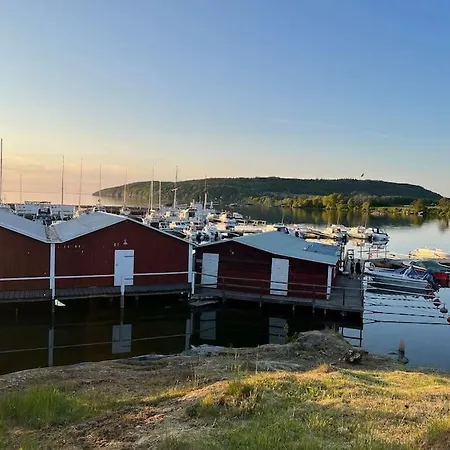 Hamnstuga i Hästholmens småbåtshamn-2